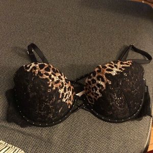 Beautiful Rare Victorias Secret Leopard Bra